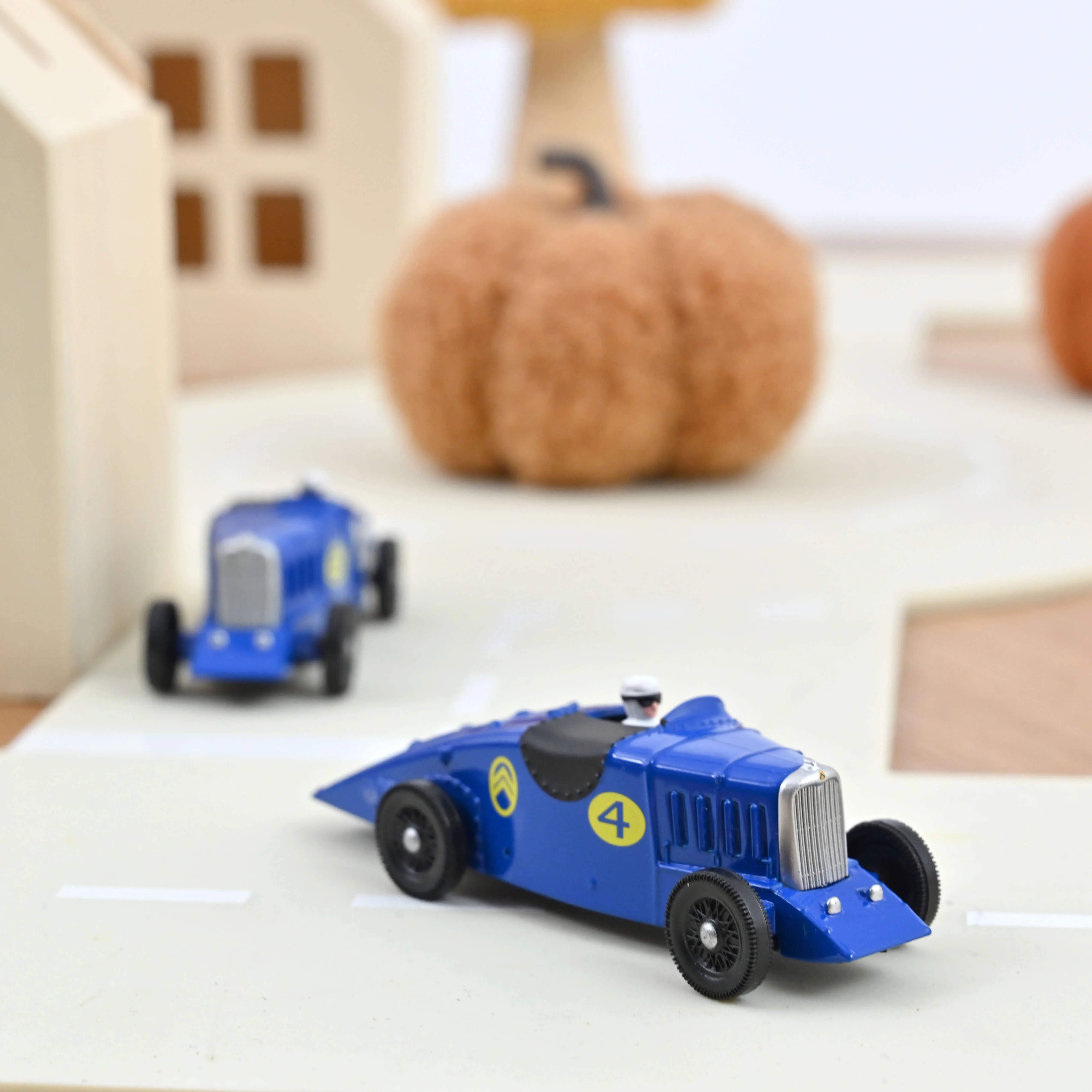 Miniature 1