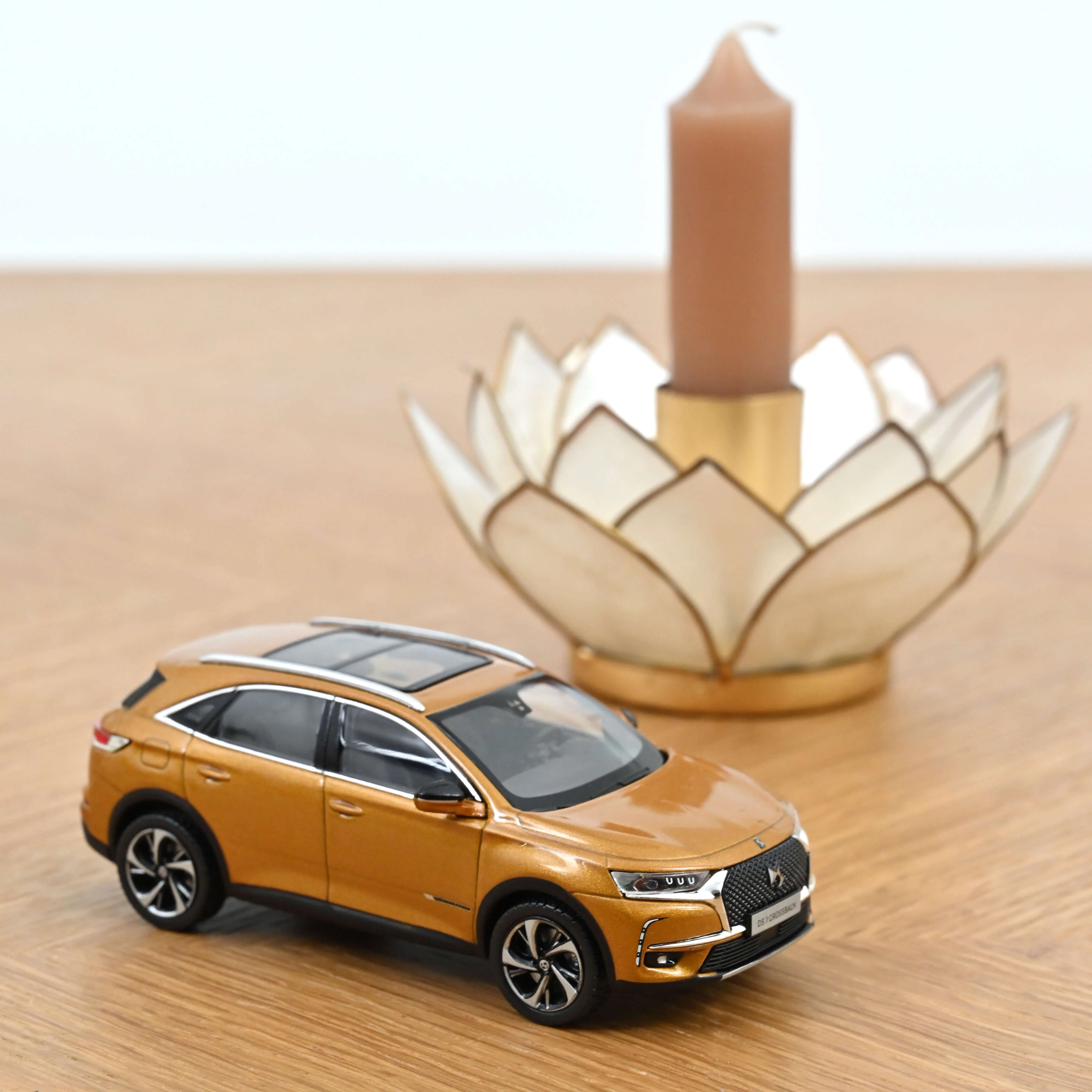 Miniature 1