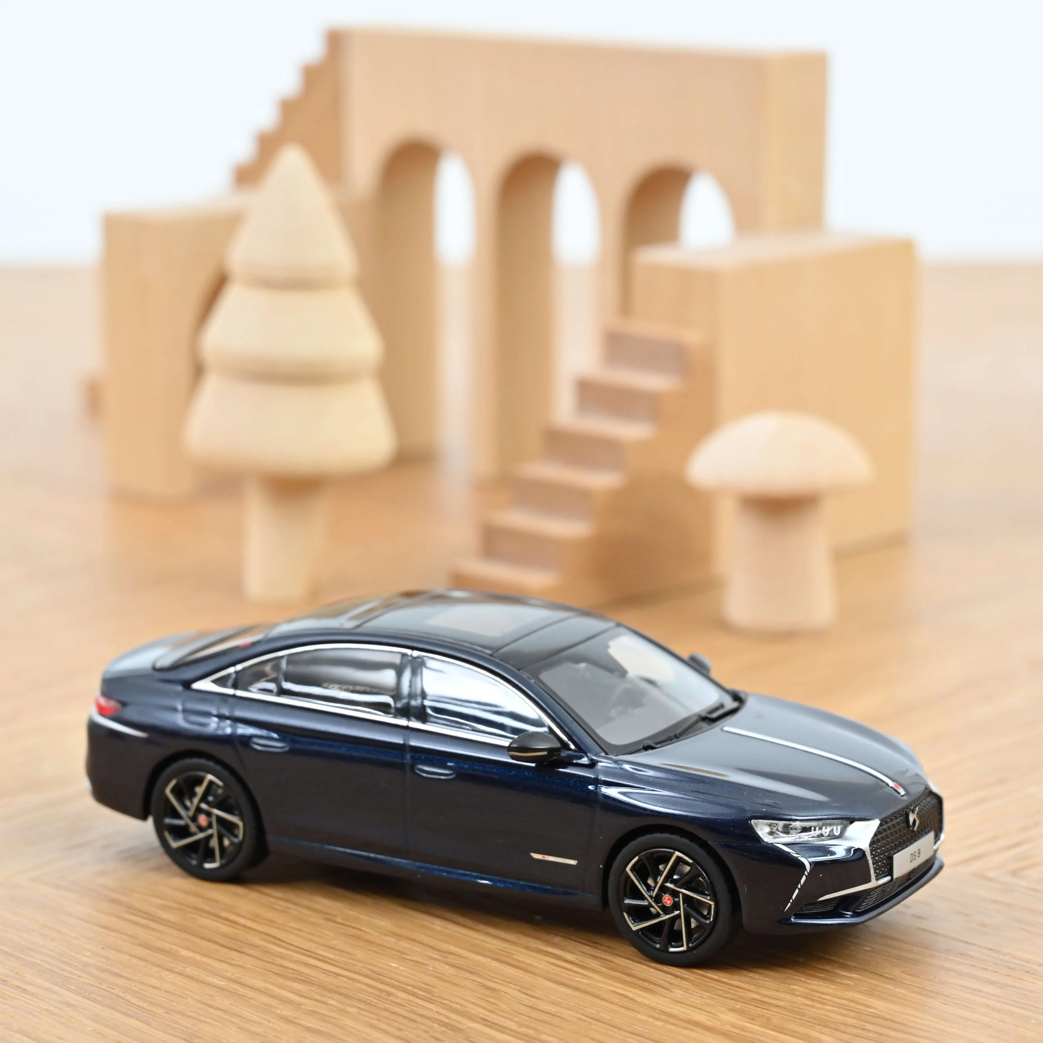 Miniature 1