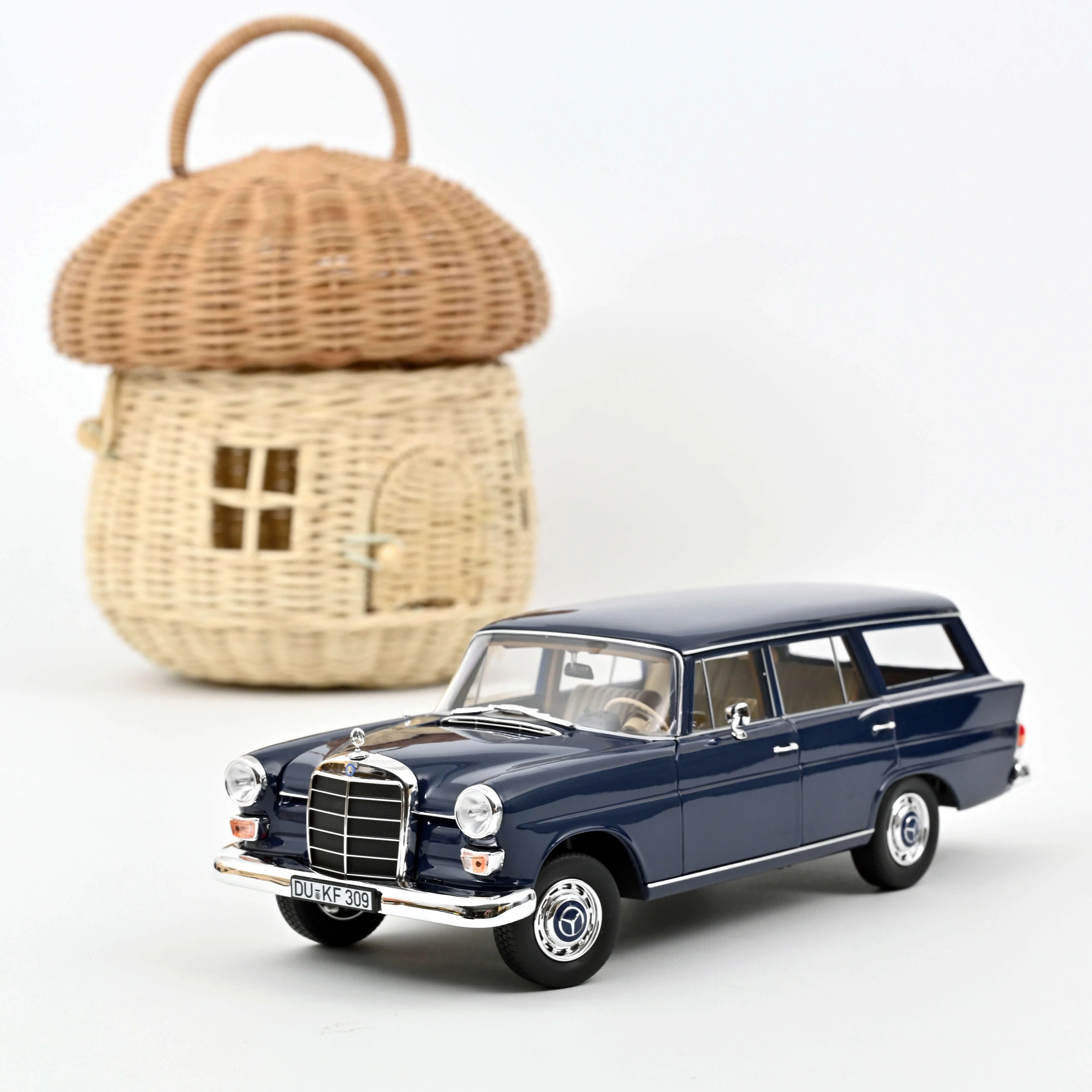 Miniature 1